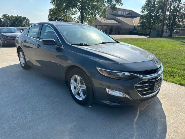 Used 2020 Chevrolet Malibu LS FWD image 4