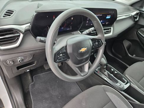 Used 2025 Chevrolet TrailBlazer LT AWD/4WD image 11