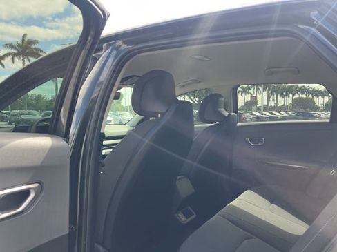 Used 2025 Kia K4 LX image 28