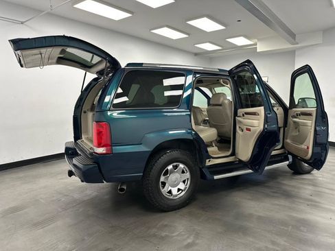 Used 2005 Cadillac Escalade AWD image 24