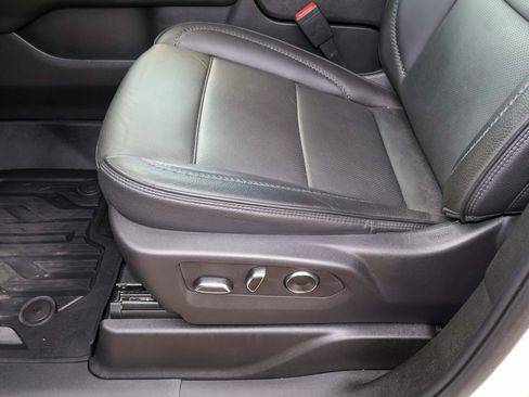 Used 2025 GMC Yukon XL Denali w/ Denali Reserve Package AWD/4WD image 11