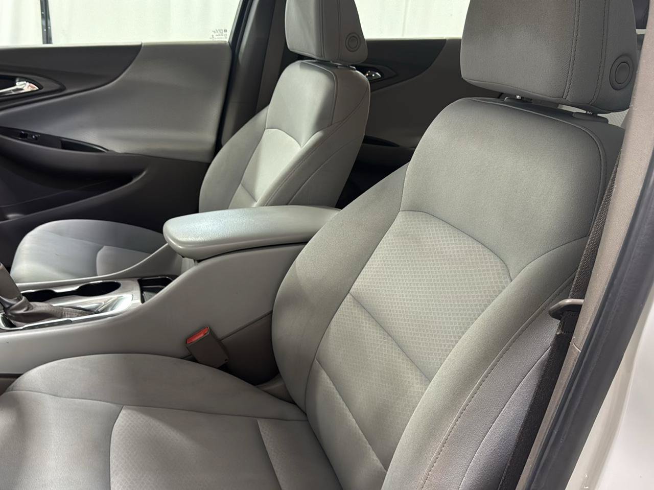 Used 2020 Chevrolet Malibu LS FWD image 40