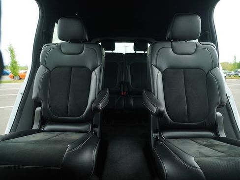 Used 2023 Jeep Grand Cherokee L Laredo image 36