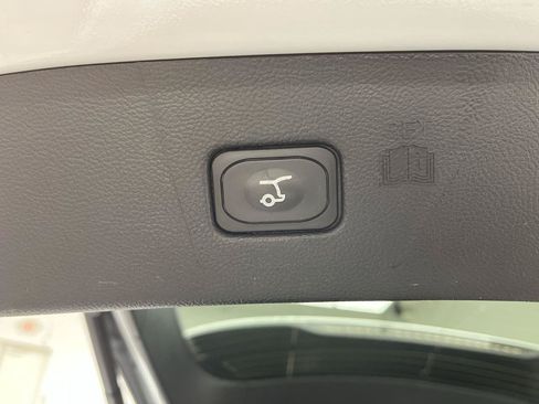 Used 2023 Ford Edge SEL w/ Convenience Package AWD/4WD image 5