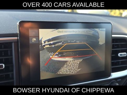 New 2026 Hyundai Venue SE image 9