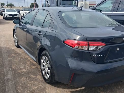 Used 2025 Toyota Corolla LE FWD image 4