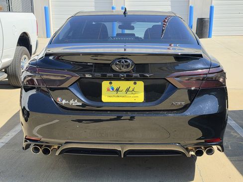 Used 2021 Toyota Camry XSE image 5