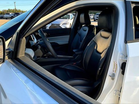 Used 2025 Jeep Compass Limited image 7