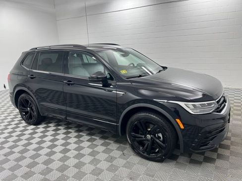 Used 2024 Volkswagen Tiguan SE R-Line AWD/4WD image 4