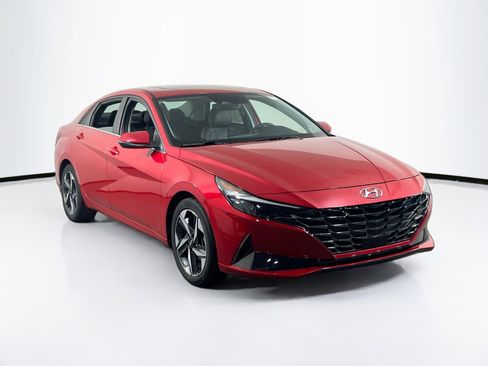 Used 2023 Hyundai Elantra Limited image 3