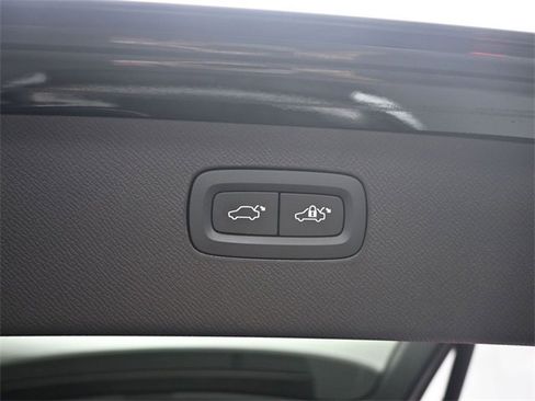 Used 2023 Volvo XC90 B6 Ultimate w/ Protection Package Premier image 33