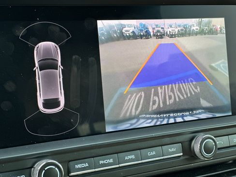 Used 2021 Porsche Macan image 20