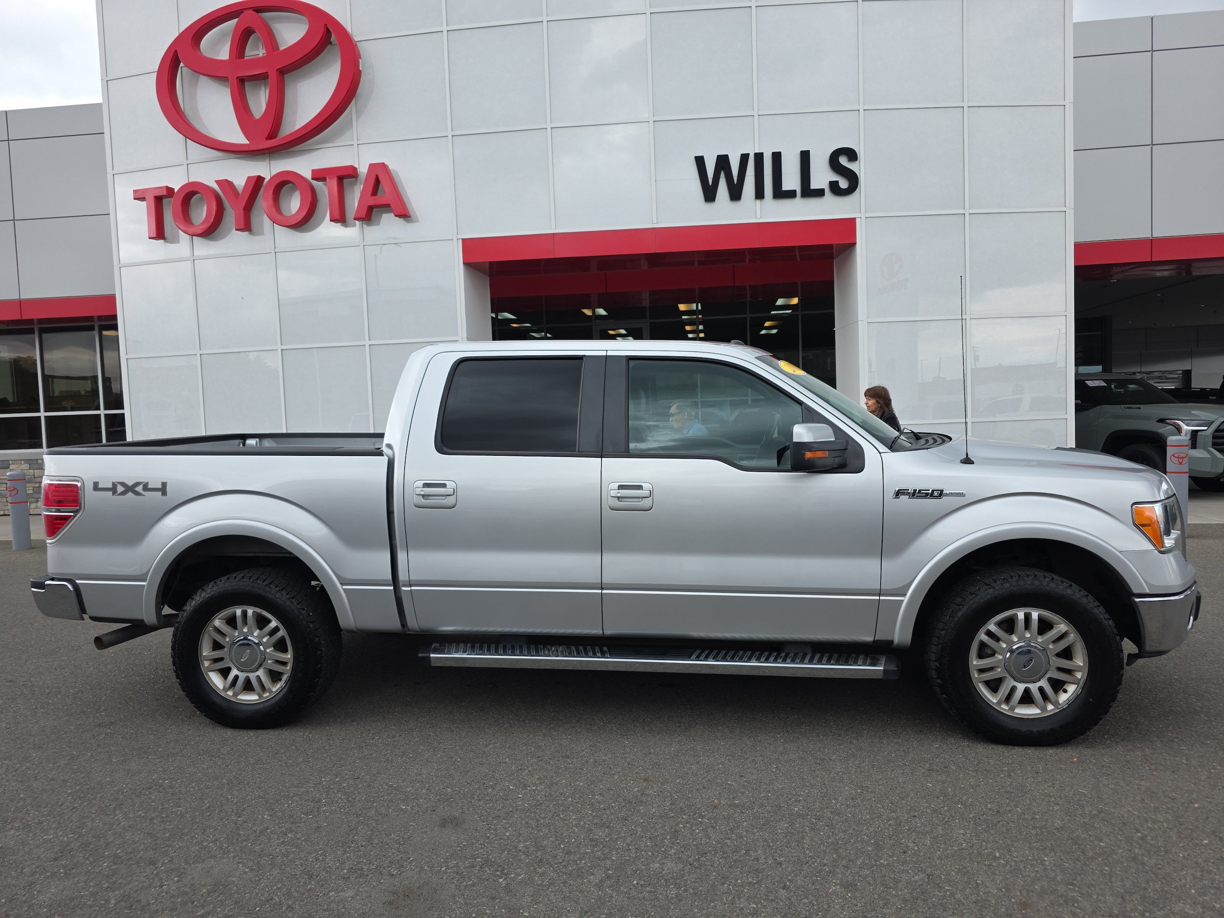 Used 2013 Ford F150 Platinum AWD/4WD image 1
