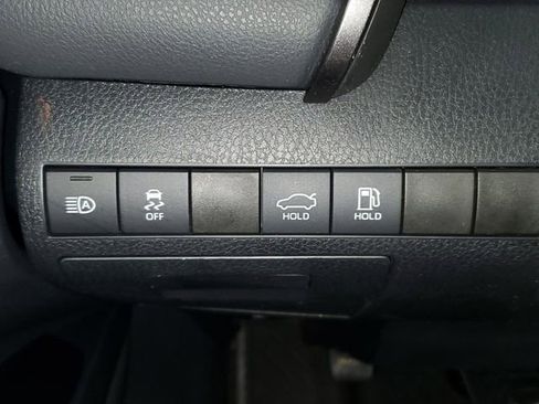 Used 2019 Toyota Camry SE w/ Convenience Package FWD image 30