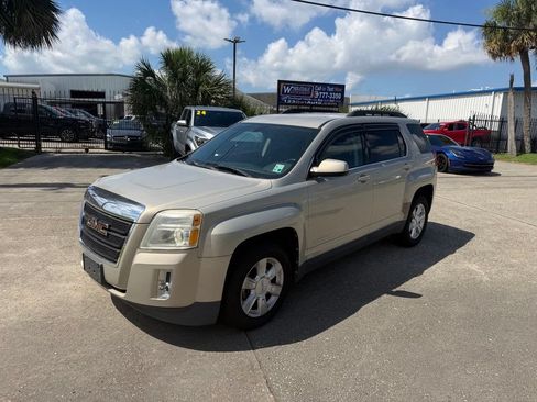 Used 2011 GMC Terrain SLE w/ Convenience Package AWD/4WD image 2