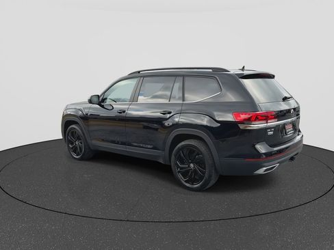 Used 2023 Volkswagen Atlas SE w/ Panoramic Sunroof Package image 6