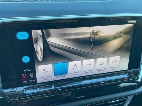 Used 2024 Volkswagen Atlas SE image 26