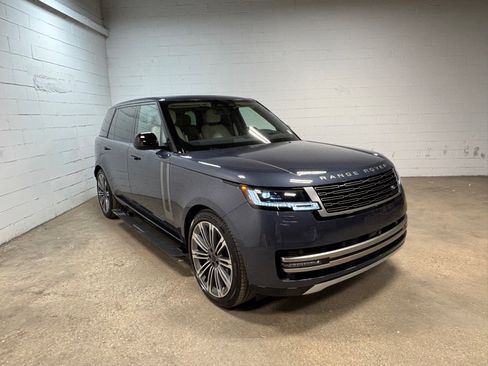New 2026 Land Rover Range Rover Long Wheelbase SE AWD/4WD image 4