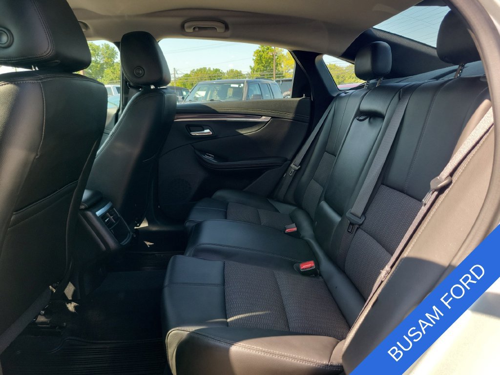 Used 2017 Chevrolet Impala LT w/ Convenience Package FWD image 9
