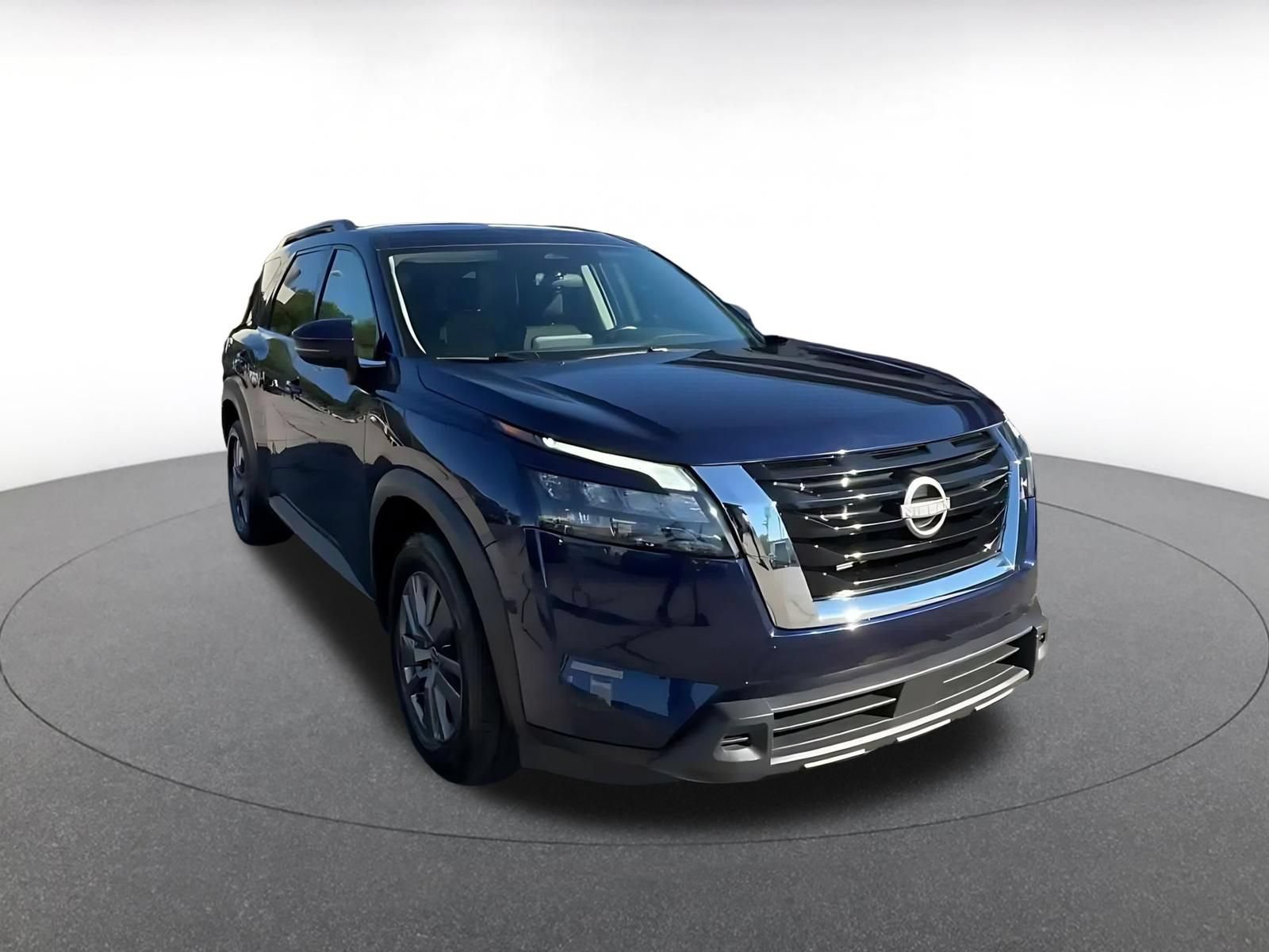 Used 2025 Nissan Pathfinder SV AWD/4WD image 3