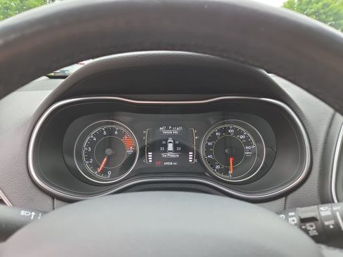 Used 2019 Jeep Cherokee Latitude w/ Cold Weather Group AWD/4WD image 26
