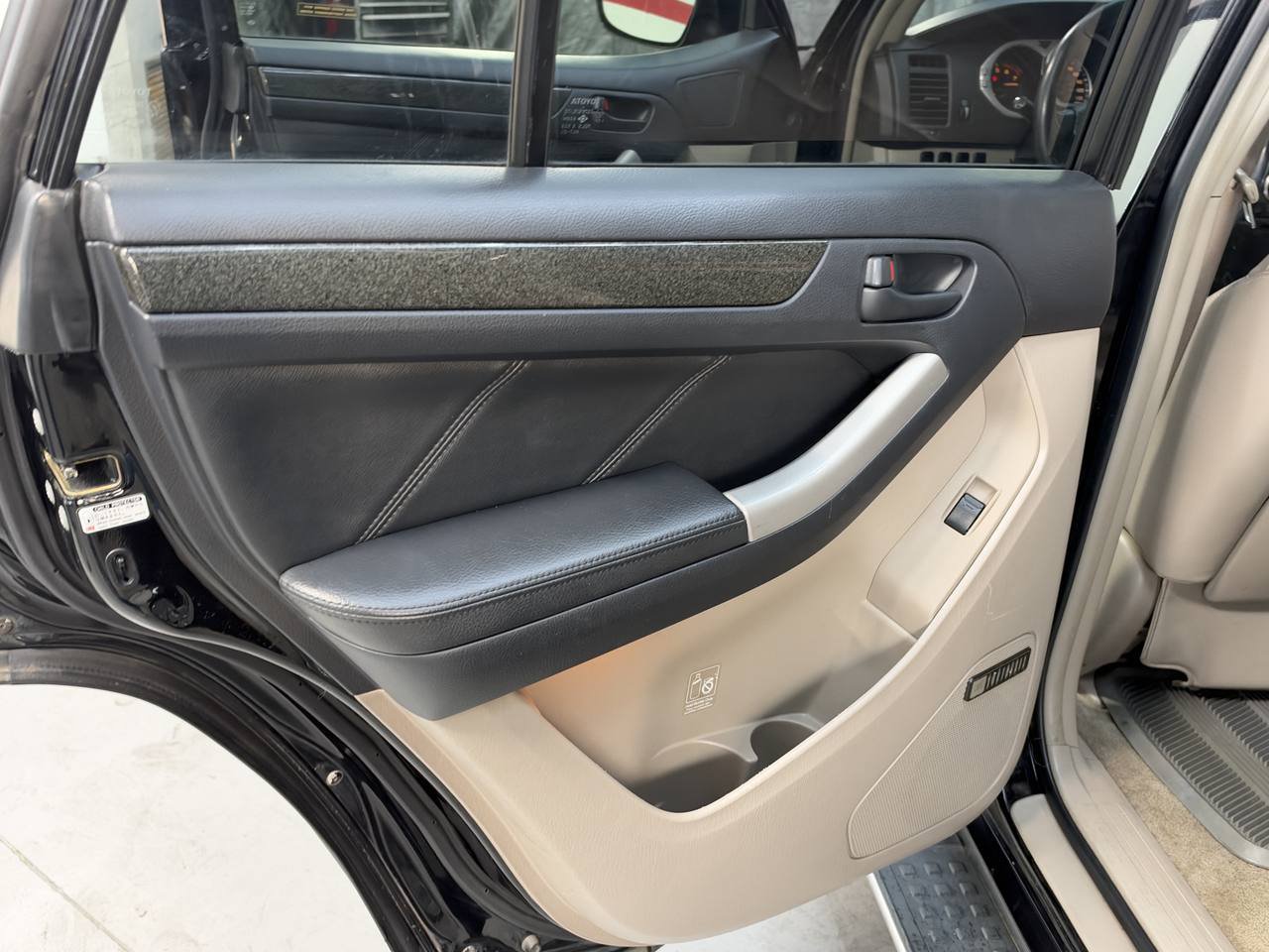 Used 2004 Toyota 4Runner Limited AWD/4WD image 30