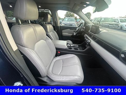 Used 2025 Honda Pilot Touring image 33