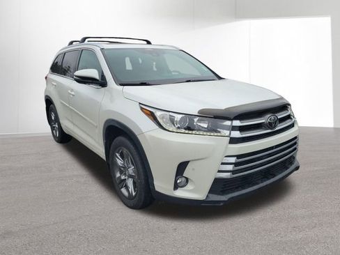 Used 2018 Toyota Highlander Limited Platinum image 13