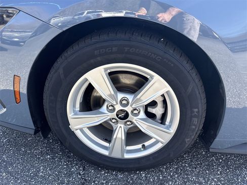 Used 2024 Ford Mustang Coupe image 11