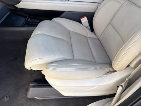 Used 2019 Lincoln Navigator Reserve image 12