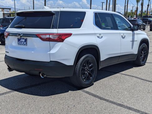 Used 2020 Chevrolet Traverse LS w/ LPO, Blackout Package FWD image 2