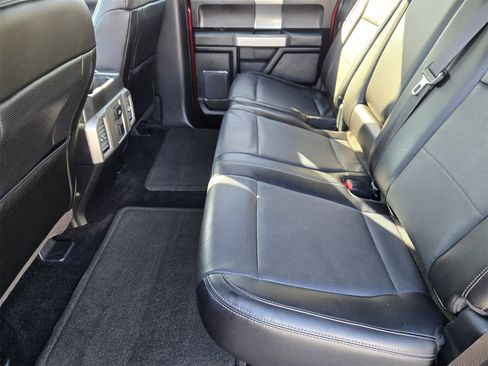 Used 2015 Ford F150 Lariat image 29