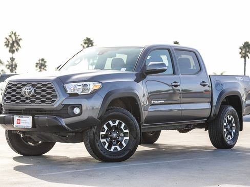 Certified 2020 Toyota Tacoma TRD Off-Road image 1