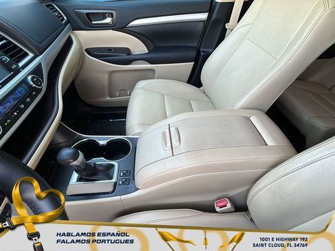 Used 2019 Toyota Highlander XLE image 24