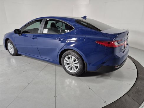 New 2026 Toyota Camry Hybrid image 3