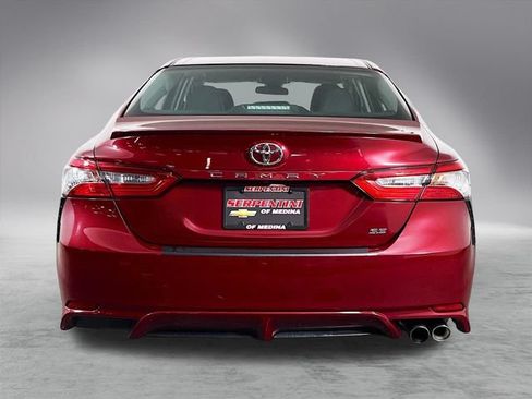 Used 2018 Toyota Camry SE FWD image 9