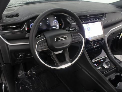 New 2025 Jeep Grand Cherokee L Limited w/ Trailer Tow Package image 8