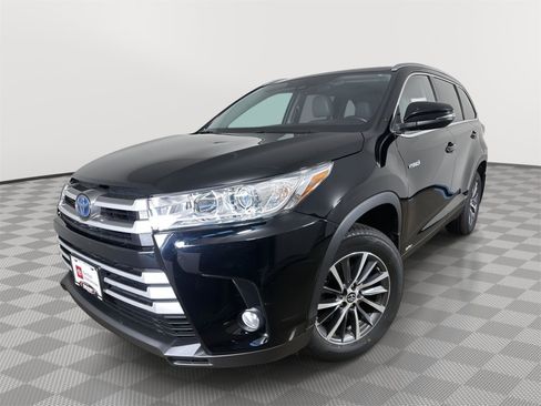 Used 2019 Toyota Highlander XLE AWD/4WD image 1