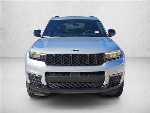 New 2025 Jeep Grand Cherokee L Limited w/ Black Appearance Package image 6