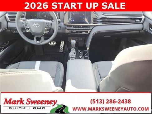 Used 2025 Toyota Camry SE image 6