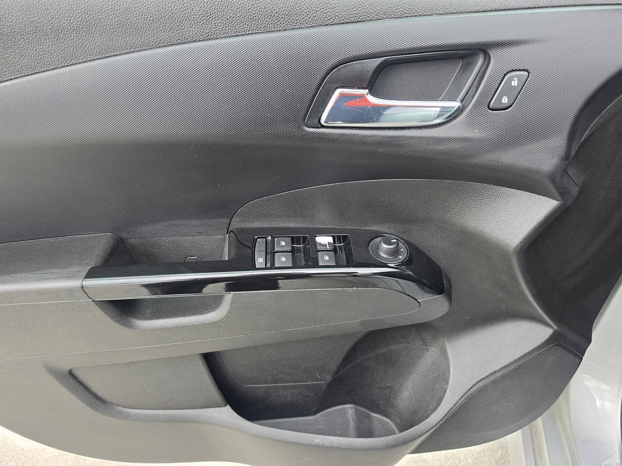 Used 2019 Chevrolet Sonic LT w/ Convenience Package FWD image 18