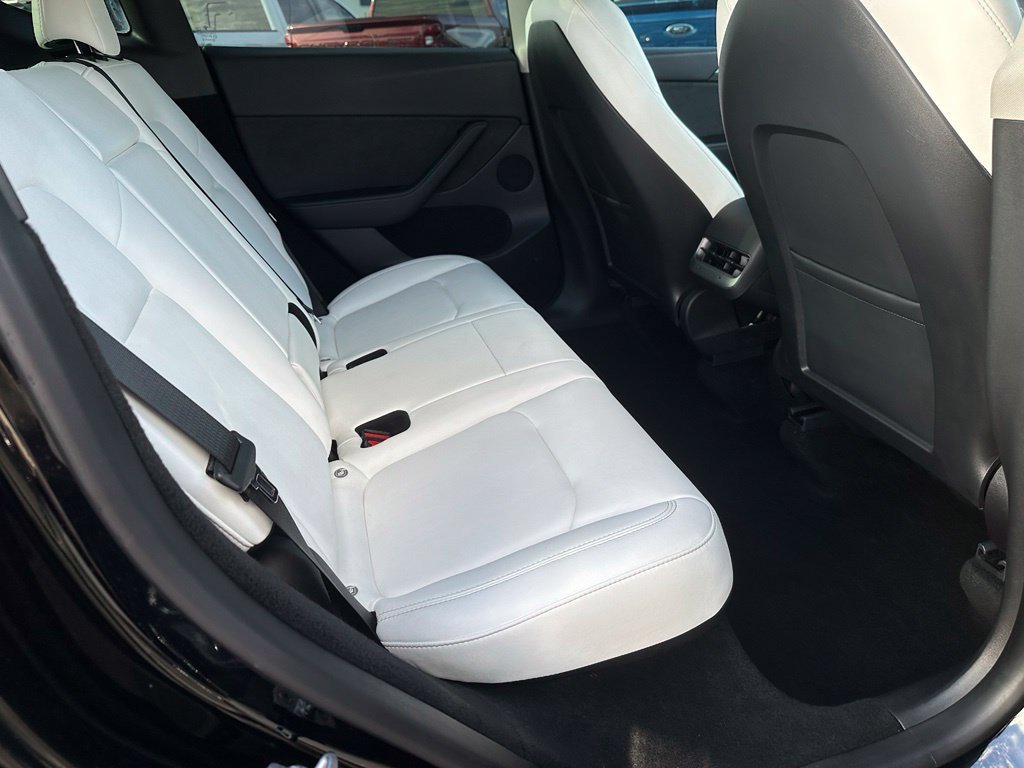 Used 2023 Tesla Model Y Performance AWD/4WD image 18