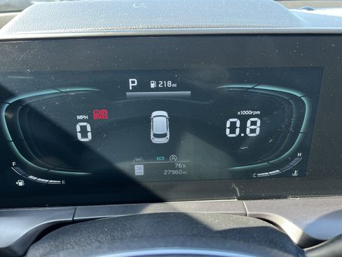 Certified 2025 Kia Telluride LX image 27