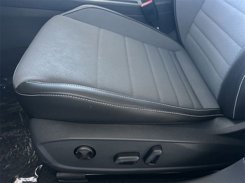 New 2026 Volkswagen Jetta SE image 14