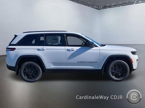 New 2026 Jeep Grand Cherokee Altitude AWD/4WD image 3