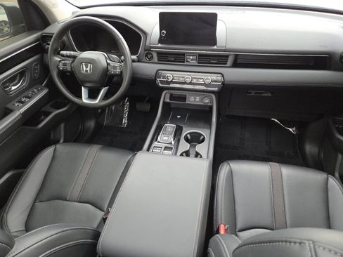Used 2024 Honda Pilot Touring image 24