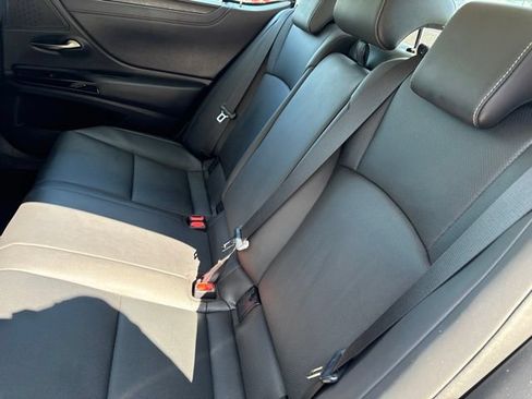 Used 2024 Lexus ES 300h w/ Premium Package FWD image 10