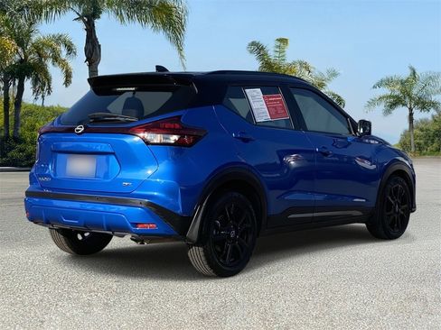 Certified 2022 Nissan Kicks SR image 4