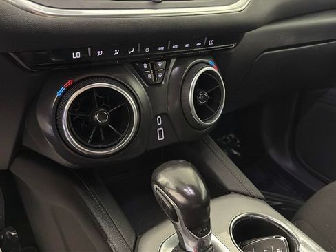 Used 2019 Chevrolet Blazer LT FWD image 23