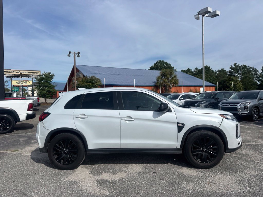 Used 2025 Mitsubishi Outlander Sport LE AWD/4WD image 2